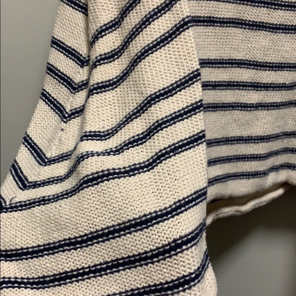 American Eagle Outfitters Woven Crop - Picture 2 of 4